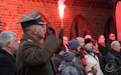 Mogła być tylko jedna odpowiedź: zbrojna!