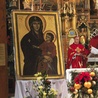 Powitanie krzyża i ikony ŚDM w gliwickiej katedrze