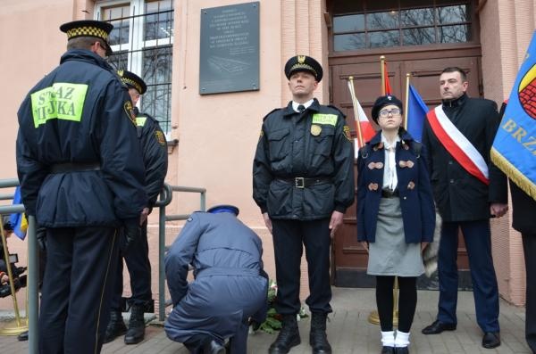 Odsłonięcie tablicy upamiętniającej ofiary TG