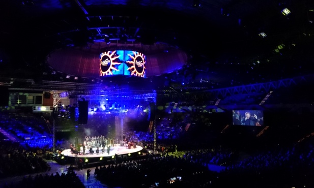 Zaczął się koncert "Betlejem w Spodku"