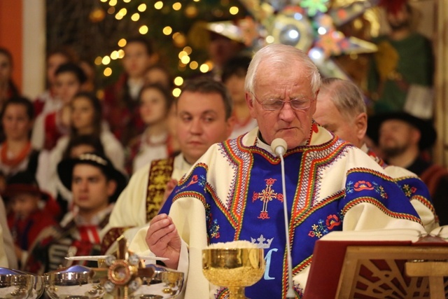 Góralska kolęda w kościele w Straconce