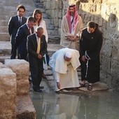 Papież Franciszek, tak jak Jan Paweł II i Benedykt XVI, odwiedził w 2014 roku domniemane miejsce chrztu Jezusa (Al-Maghtas) po jordańskiej stronie rzeki 