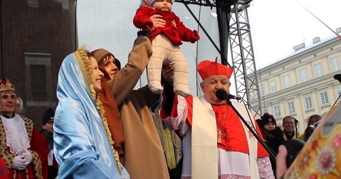 Kard. Dziwisz: Przyjmijcie młodzież na ŚDM!
