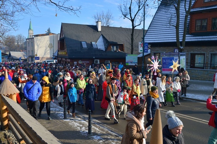 Wędrowali przez Krupówki 