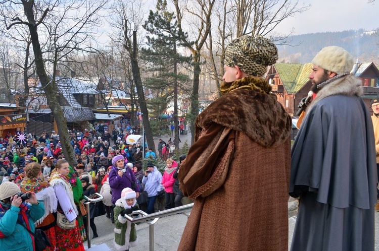 Wędrowali przez Krupówki 