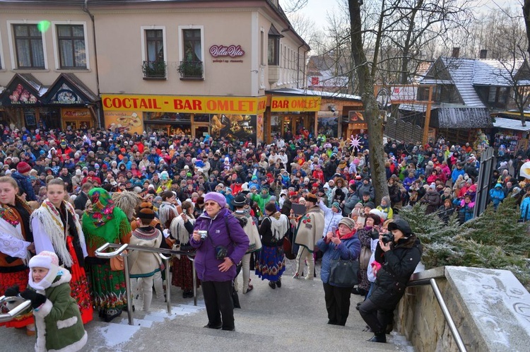 Wędrowali przez Krupówki 