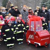 Mali strażacy, armaty i kolędy