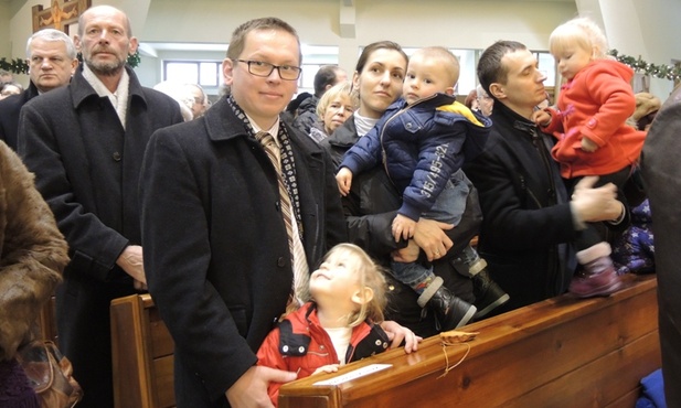 Rodzina bł. o. Michała podczas diecezjalnego dzieczyneinia za beatyfikację