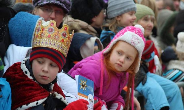 Do oddających hołd Dzieciątku dołączyły w Cieszynie tłumy mieszkańców