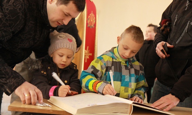 Szczyrk rozdaje odblaski