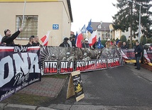 Ciechanowski protest środowisk narodowych przeciwko przyjęciu imigrantów z krajów arabskich