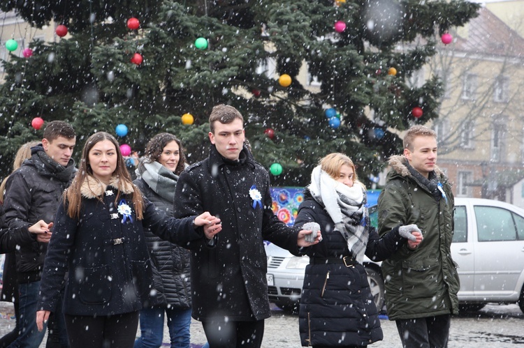 Polonez maturzystów w Łowiczu