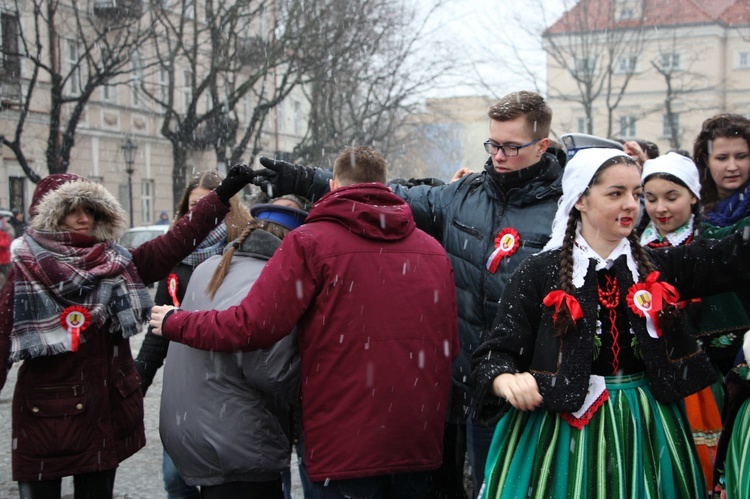 Polonez maturzystów w Łowiczu