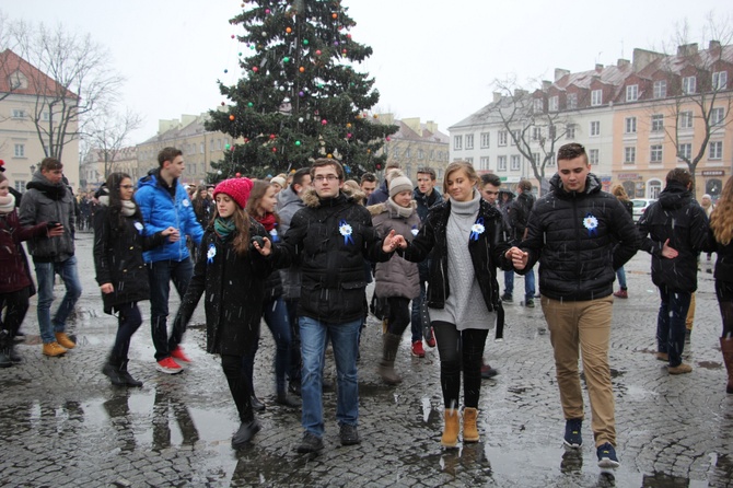 Polonez maturzystów w Łowiczu