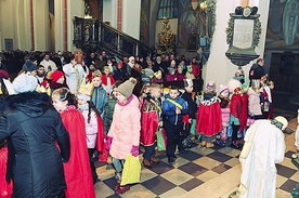  Maluchy z wielką radością biorą udział w tej inicjatywie