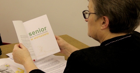 Z informatora dowiemy się o licznych propozycjach skierowanych wyłącznie do seniorów