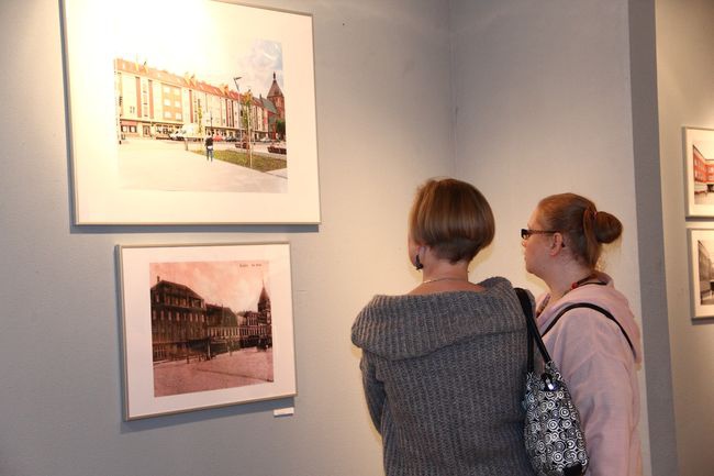 Wernisaż wystawy fotograficznej "Koszalin dawniej i dziś"