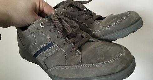 Podaruj buty bezdomnemu