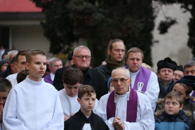 Ostatnie pożegnanie śp. ks. kan. Karola Psurka