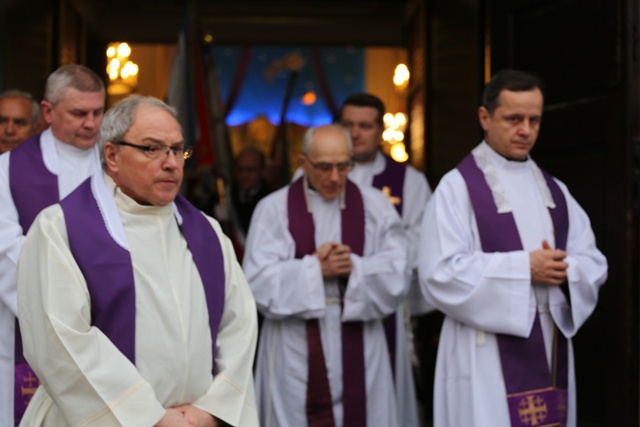 Ostatnie pożegnanie śp. ks. kan. Karola Psurka