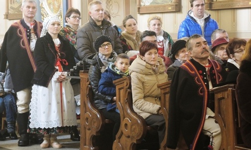 W trzecie niedziele miesiąca, do Rychwałdu są zaproszeni wszyscy, którzy czują się częścią góralskiej kultury