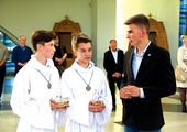  W służbę liturgiczną podczas Mszy św. na Campus Misericordiae będzie zaangażowanych kilkadziesiąt osób z całego świata (nie licząc osób towarzyszących rozdającym Komunię)