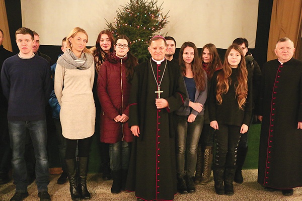 Spotkanie młodych z abp. Mokrzyckim w Lublinie