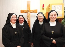  Misjonarki Świętej Rodziny z Mławy (od lewej): s. Maria, s. Marietta, s. Lucjana i s. Sabina