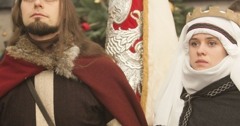 Naród w ciemnościach ujrzał światłość