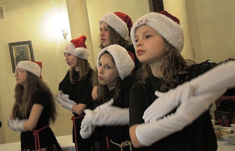 Kolędowanie niepełnosprawnych z Caritas