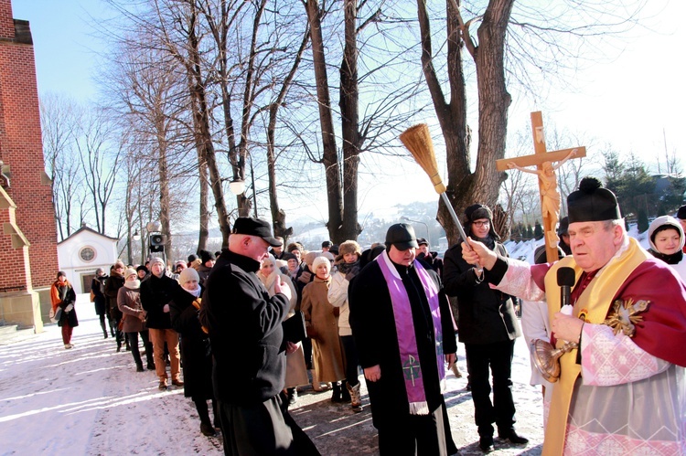 Z Białej Niżnej do Bramy Miłosierdzia