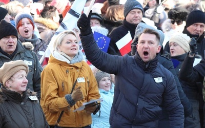 Manifestacja KOD-u w Olsztynie