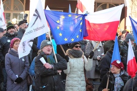 Manifestacja KOD-u w Olsztynie