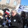 Manifestacja Komitetu Obrony Demokracji w Olsztynie