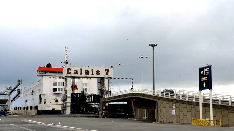 Calais: Przyślijcie wojsko!