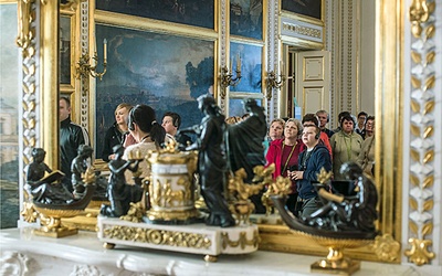 Zamek Królewski rocznie  odwiedza ponad 660 tys. osób 