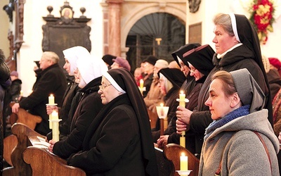  Dziś trudno wyobrazić sobie Kościół bez sióstr zakonnych