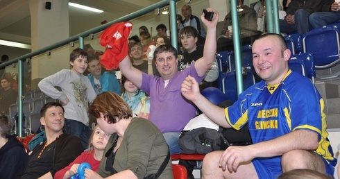 Turniej futsalu księży