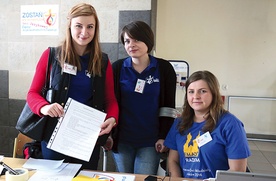  Nad całością czuwały m.in. wolontariuszki (od lewej): Anna Matuszewska, Sylwia Pięta i Klaudia Miśkiewicz