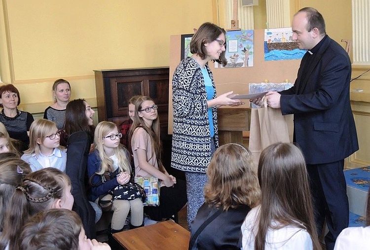 Młodzi o twórczości ks. Twardowskiego w Cieszynie