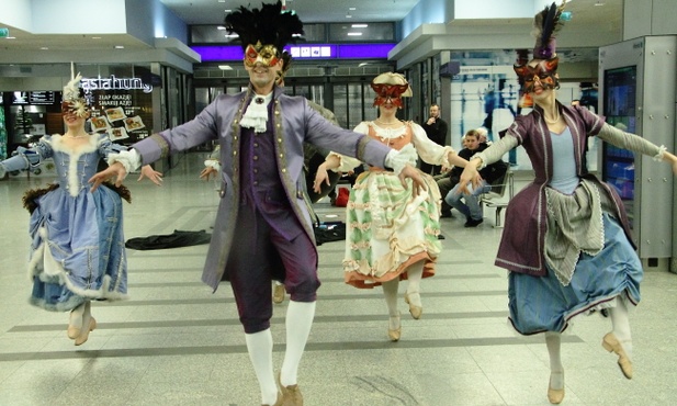Podróżni tańcem zaskoczeni!