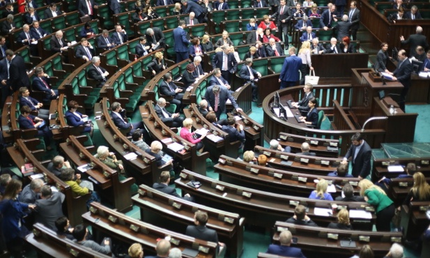 "Świecka szkoła" trafi do kosza?