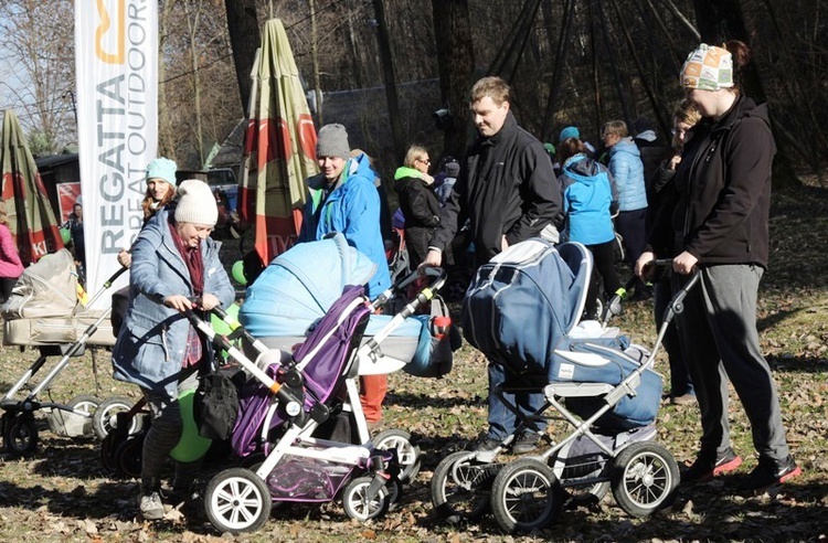 Rodzinny spacer buggygym w bielskiej Wapienicy