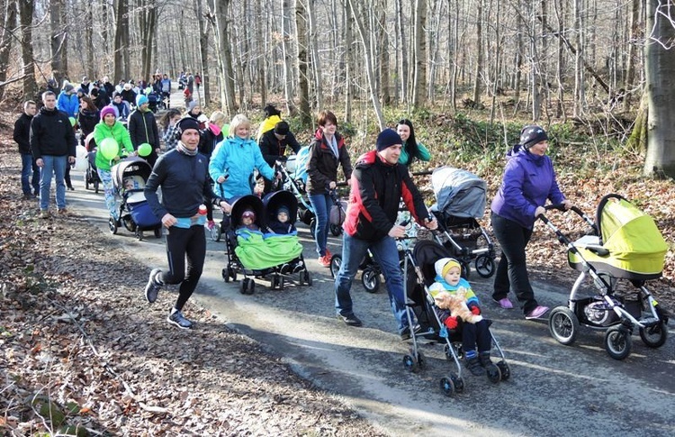 Rodzinny spacer buggygym w bielskiej Wapienicy