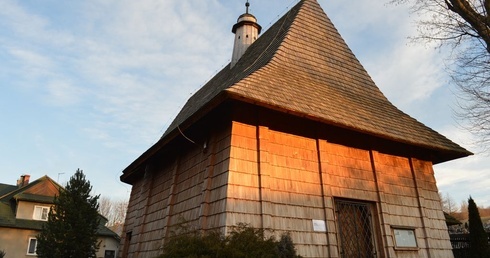Drewniany kościółek w Trybszu