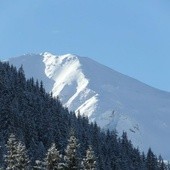 Lawina w Tatrach porwała 2 osoby