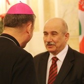 Prezydent Jacek Krywult w rozmowie z bp. Romanem Pindlem