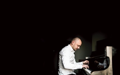 Witold Janiak – pianista, kompozytor, absolwent Akademii Muzycznej w Katowicach. Jest wykładowcą na Wydziale Jazzu w Akademii Muzycznej w Łodzi