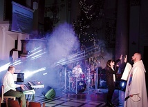  Podczas uwielbienia zespół zagrał wiele autorskich utworów, m.in. „Pieczęć” czy „Nowy Dzień”