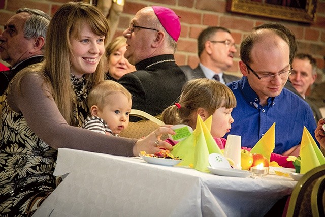  Abp Górzyński podkreślał, że obowiązkiem rodzin katolickich jest dawanie świadectwa 